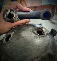 Nettoyage pour sauvetage d'une céramique pré-colombienne